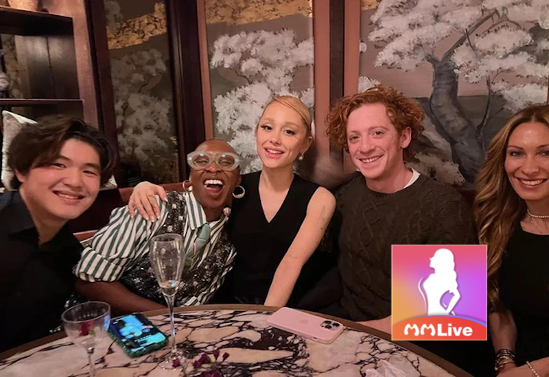 Ariana Grande và Ethan Slater