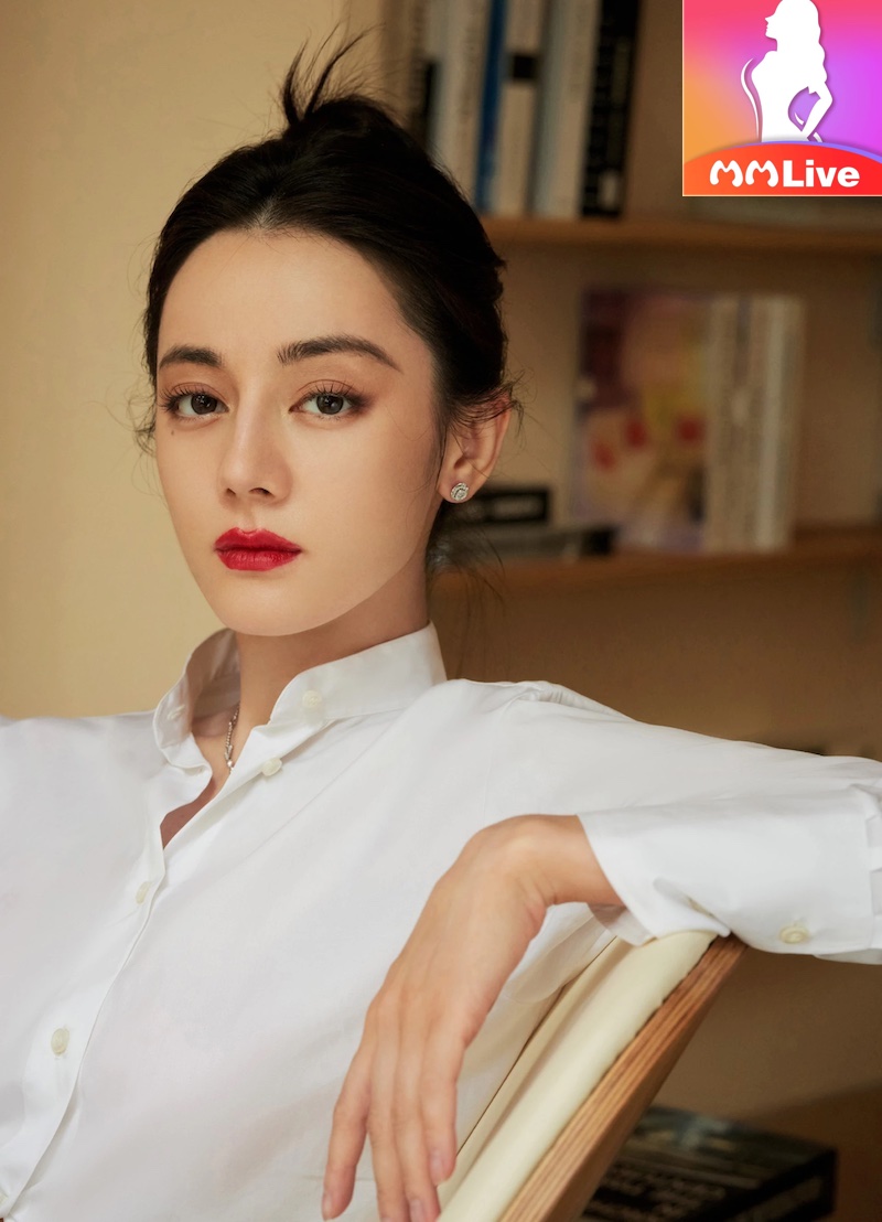 Mỹ nhân Tân Cương Địch Lệ Nhiệt Ba